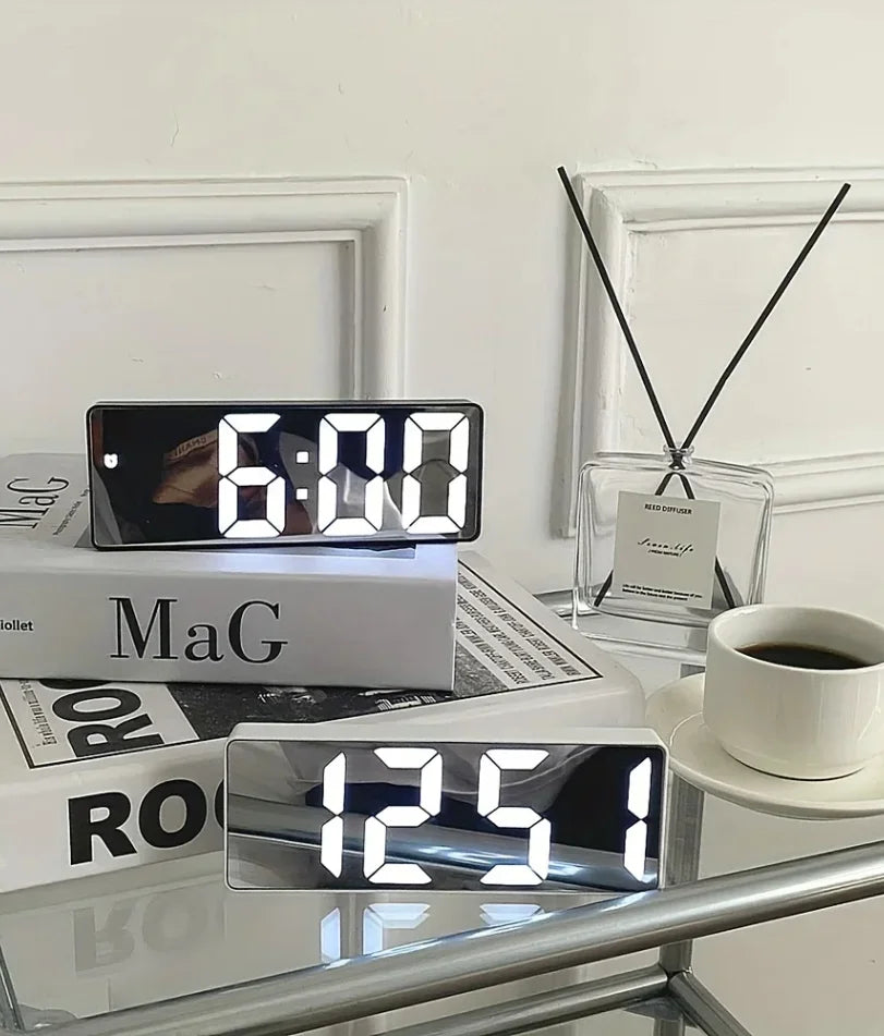 Horloge Murale Numérique LED avec Affichage de Température | Design Élégant pour Bureau et Dortoir