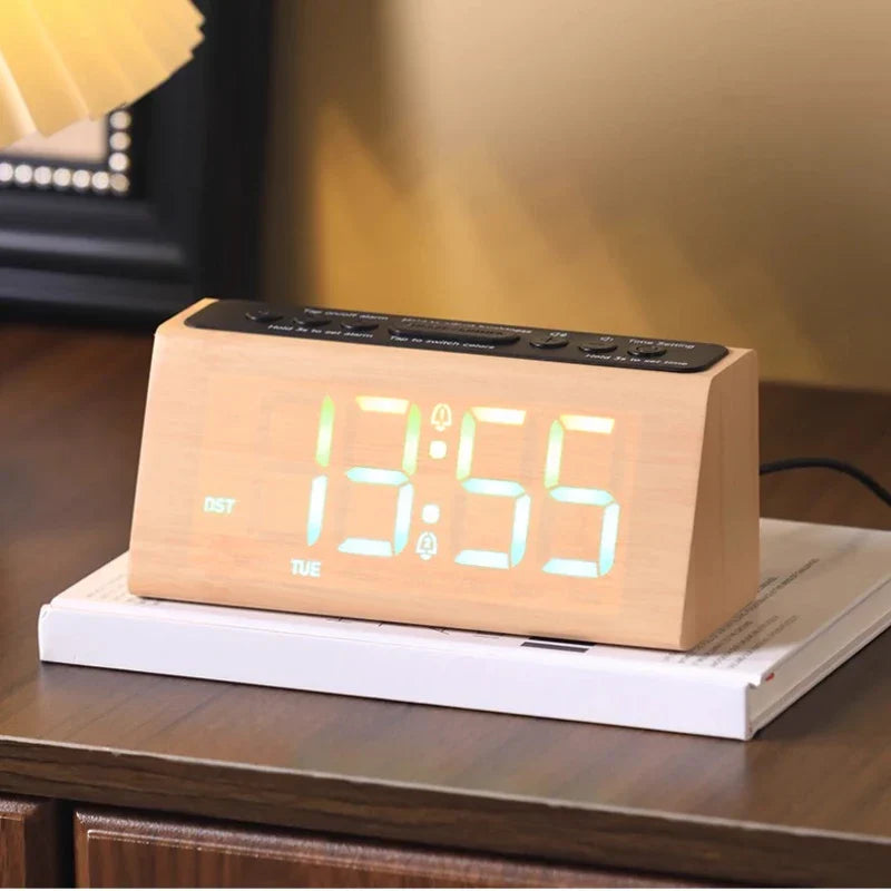 Horloge Rétro en Bois | Réveil Numérique LED avec Affichage Haute Définition | Design Élégant pour Bureau et Décoration