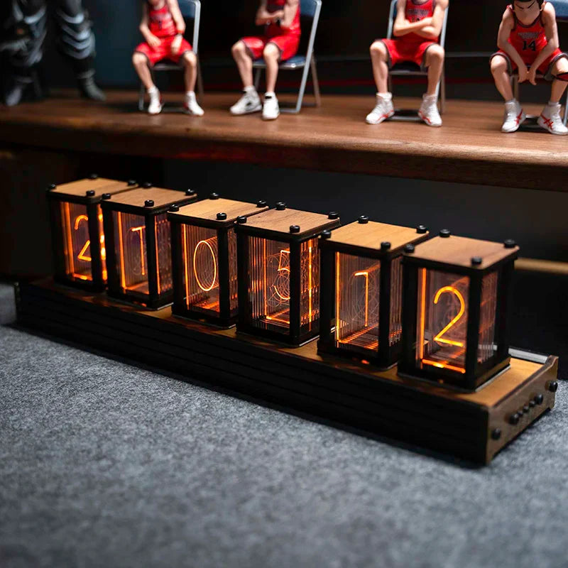 NOVA - Horloge Nixie rétro futuriste