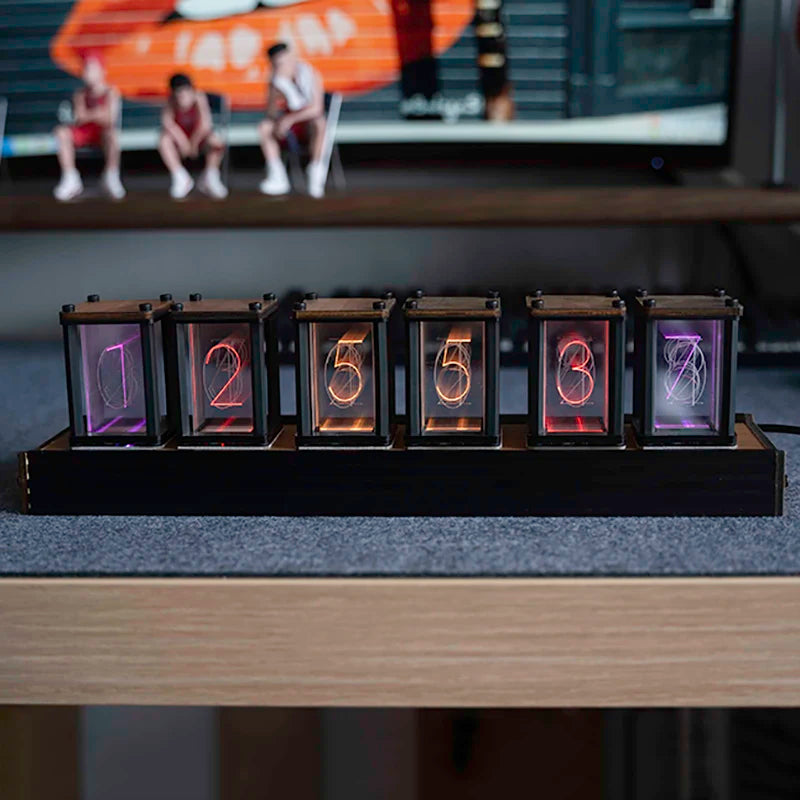 NOVA - Horloge Nixie rétro futuriste