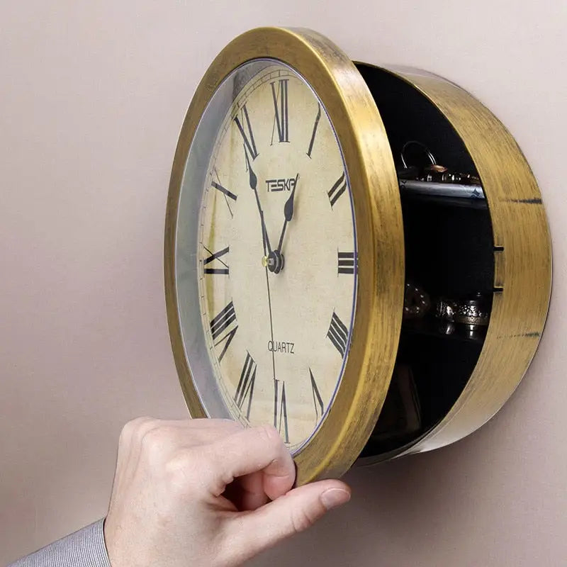 Horloge Murale avec Coffre Secret