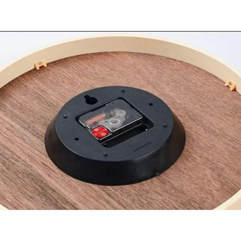 Horloge Murale en Bois de Noyer