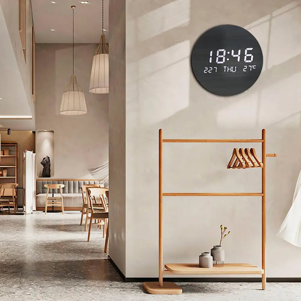 AURA - Horloge murale LED effet bois massif