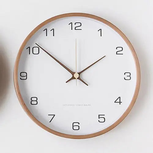 Horloge Murale Nordique en Bois Massif